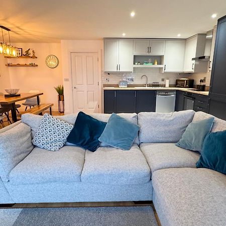 Sound Of The Sea - Penthouse In Portrush Lägenhet Exteriör bild