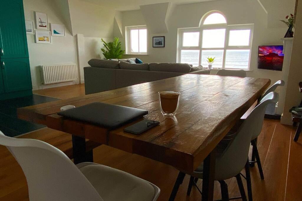Sound Of The Sea - Penthouse In Portrush Lägenhet Exteriör bild