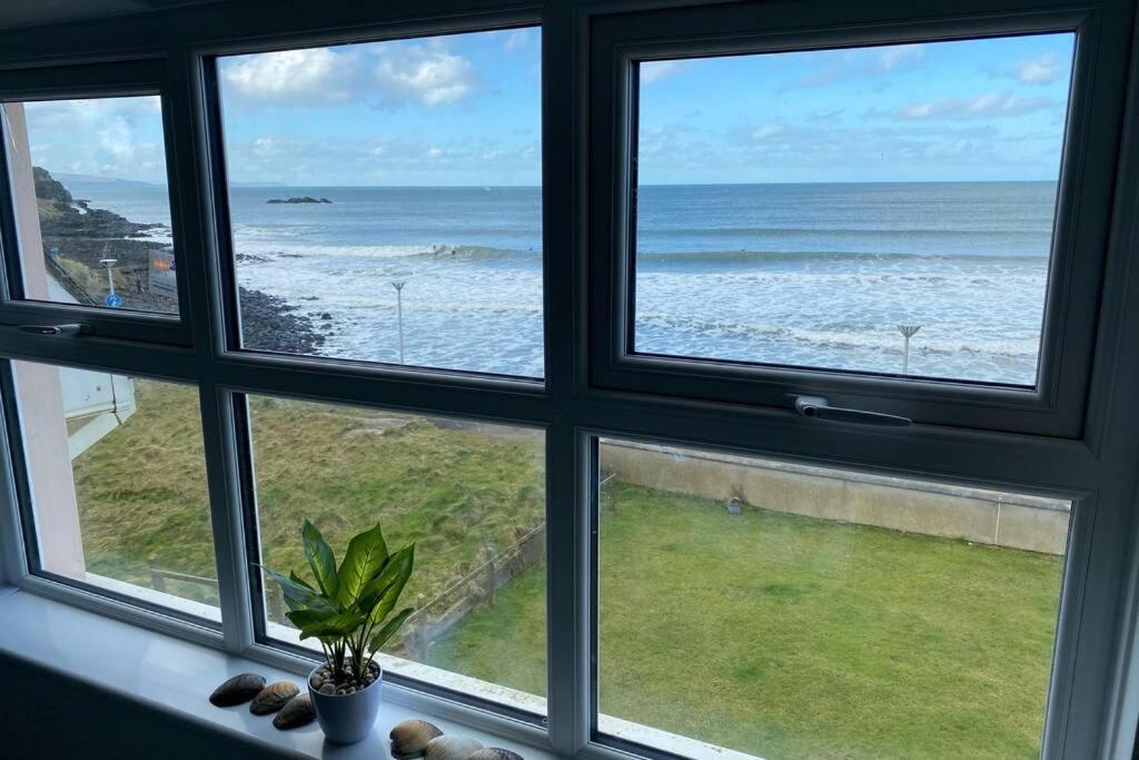 Sound Of The Sea - Penthouse In Portrush Lägenhet Exteriör bild