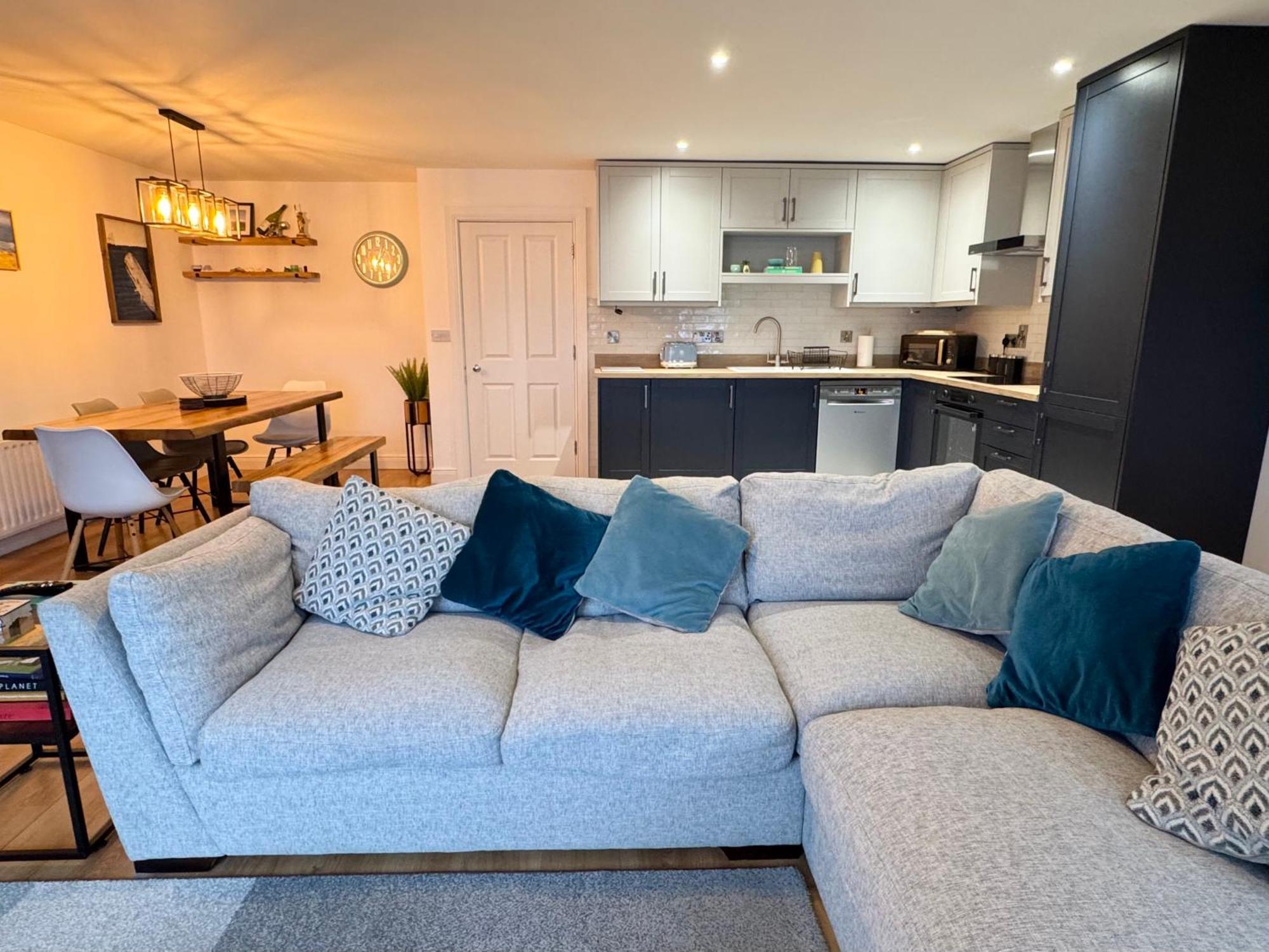 Sound Of The Sea - Penthouse In Portrush Lägenhet Exteriör bild